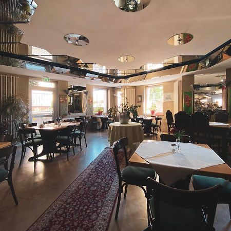 Zum Gruenen Turm Hotel Hohen Neuendorf Luaran gambar