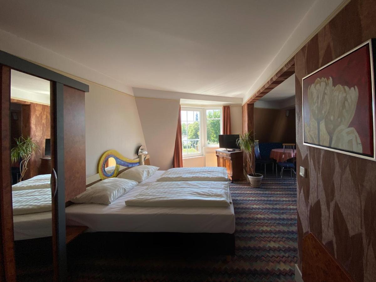 Zum Gruenen Turm Hotel Hohen Neuendorf Luaran gambar