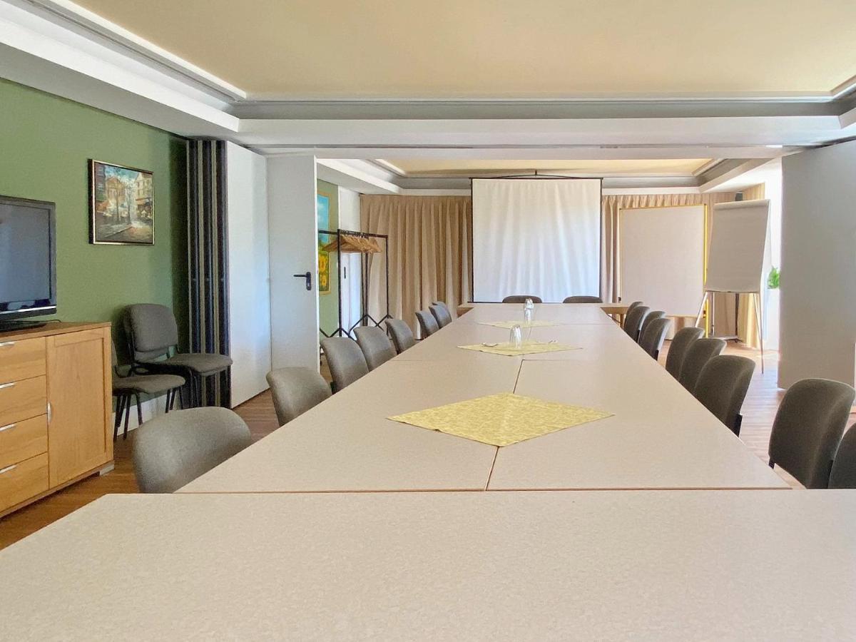 Zum Gruenen Turm Hotel Hohen Neuendorf Luaran gambar